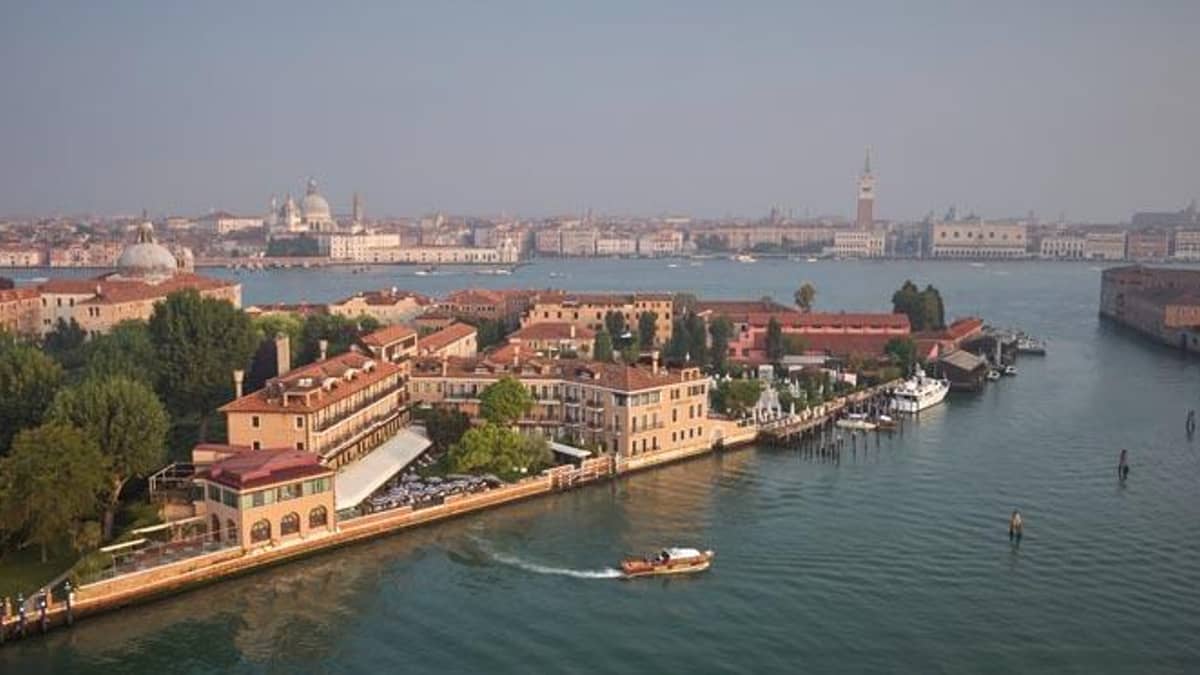 Hotel Cipriani, A Belmond Hotel, Venice, Italy — Hotel Cipriani, A Belmond Hotel, Venice - Aerial view of the hotel