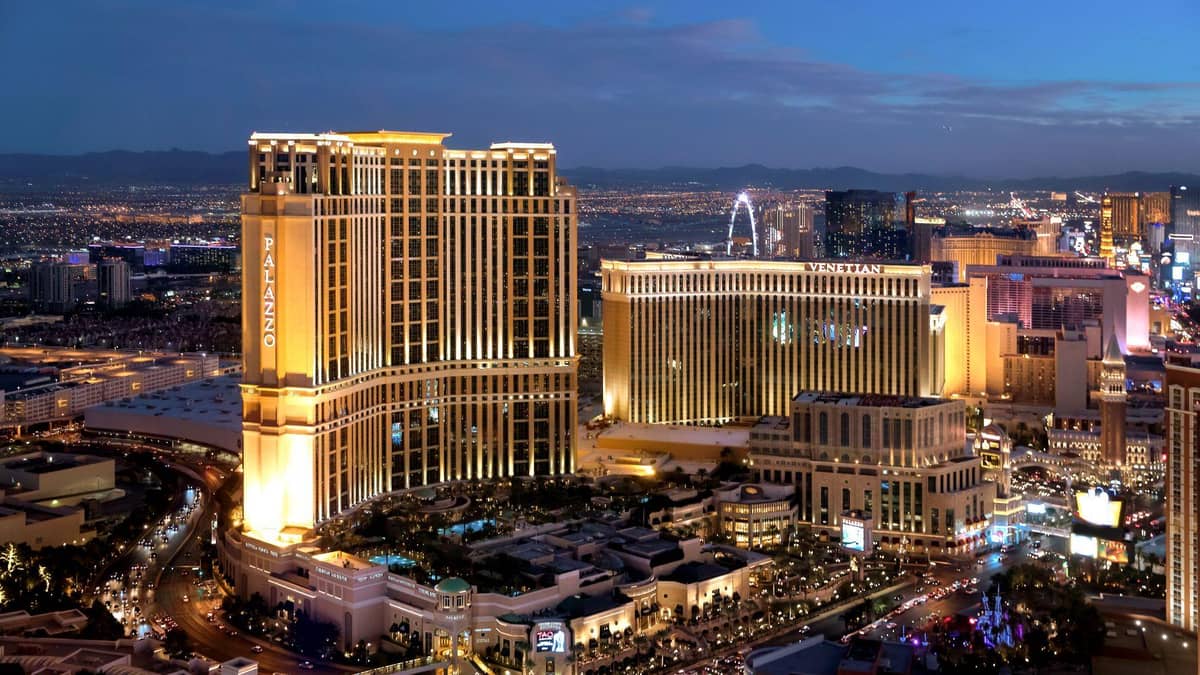 The Venetian Resort Las Vegas, United States — The Venetian Resort Las Vegas - Night Exterior