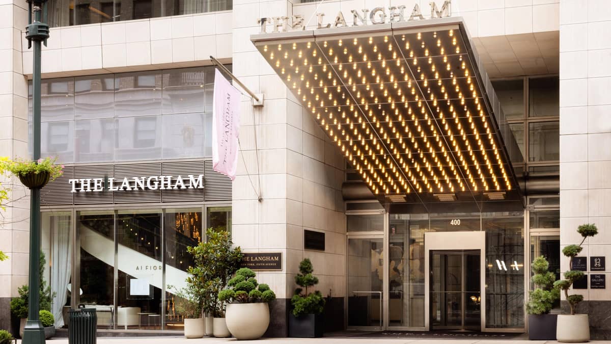 The Langham, New York, Fifth Avenue, United States — The Langham, New York, Fifth Avenue - Fifth Avenue Entrance