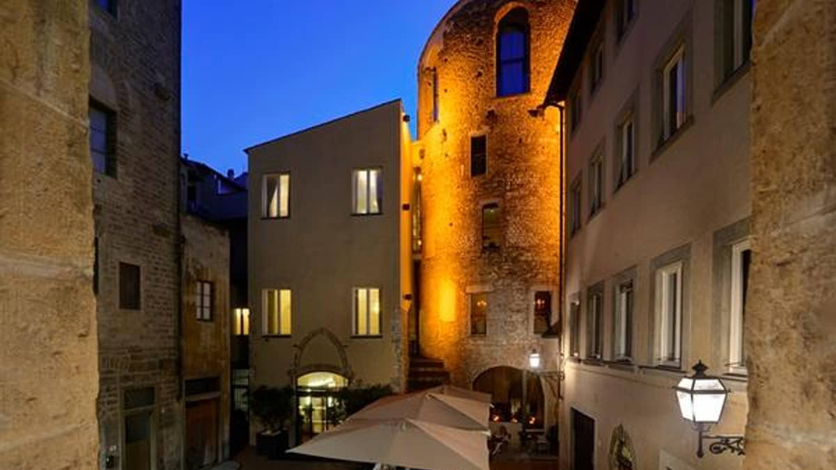 Brunelleschi Hotel, Italy — Brunelleschi Hotel - Fa?ade - the Pagliazza Tower
