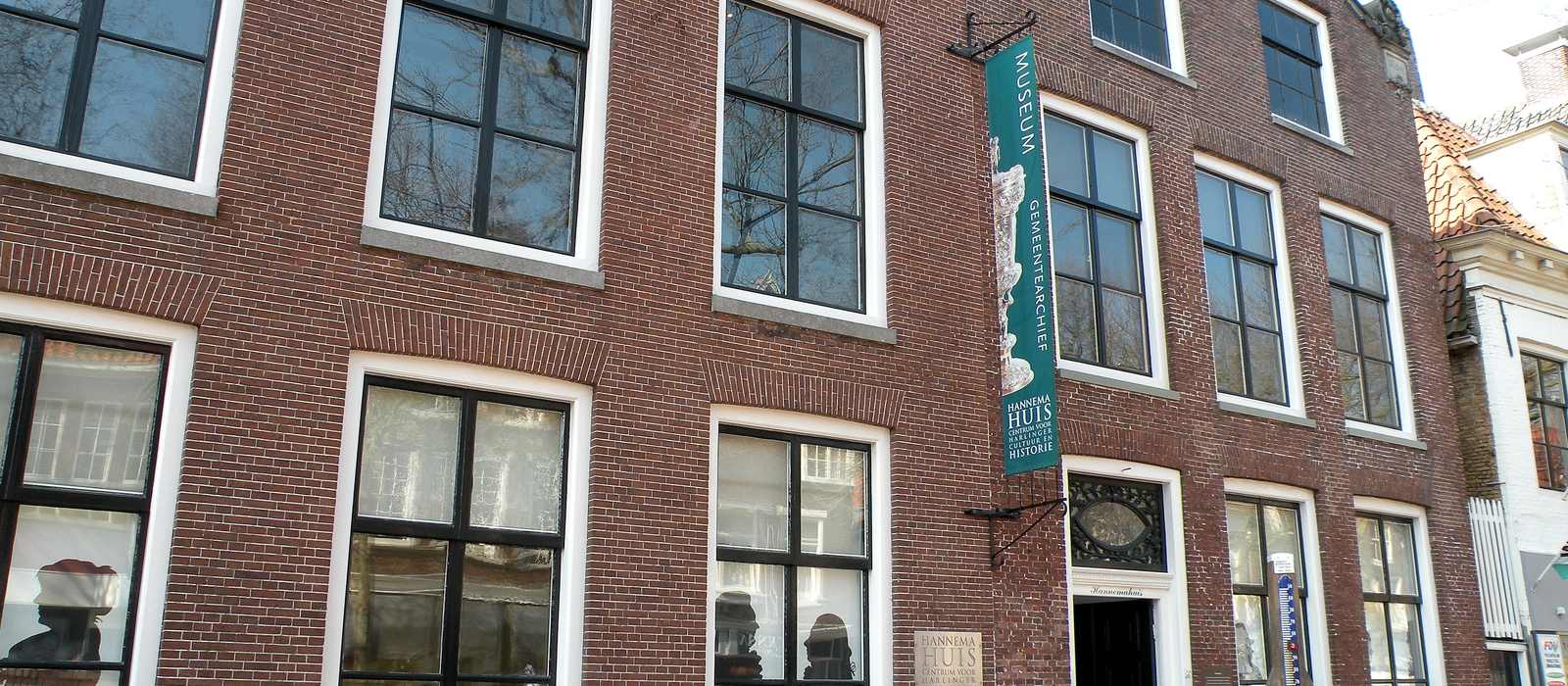 museum facade building