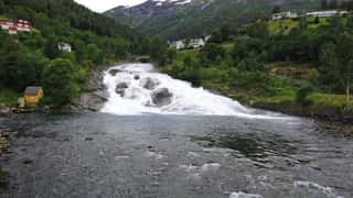 Hellesylt Cruise Port: Shore Excursions & Expert Guide