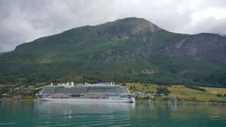 Olden Cruise Port: Shore Excursions & Briksdal Glacier Guide