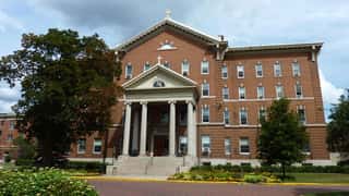 Saint Paul Cruise Port: Shore Excursions & Expert Guide