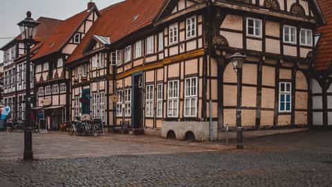 Nienburg Cruise Port: Shore Excursions & Expert Guide