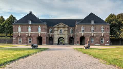 Wesel Cruise Port: Shore Excursions & Expert Guide