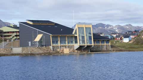 Sisimiut Cruise Port Guide: Shore Excursions & Expert Tips