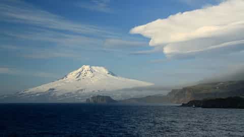 Jan Mayen Cruise Port Guide: Expedition Landing & Expert Tips
