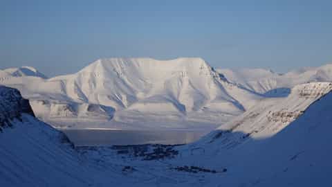 Longyearbyen Cruise Port: Shore Excursions & Expert Guide