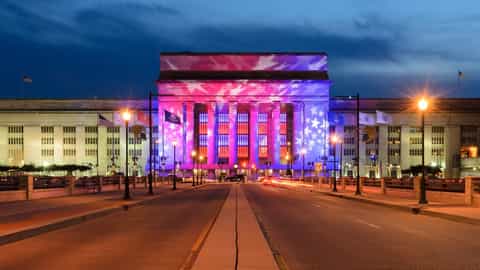 Philadelphia Cruise Port Guide: Pier 82 Tips & Excursions