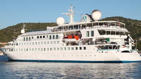 Lindblad Expeditions - 16 Days One-Way from Guayaquil to Callao-Lima