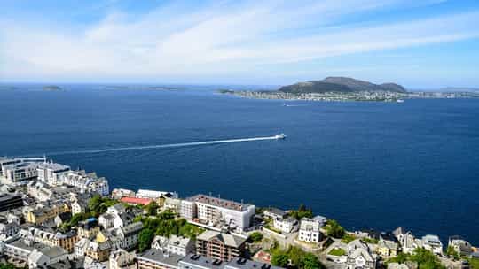 Norwegian Cruise Line - 12 Days One-Way from Reykjavik to Southampton