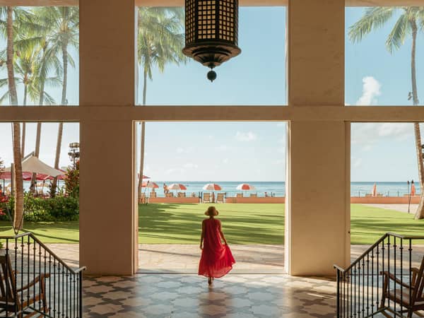 The Royal Hawaiian, a Luxury Collection Resort, Waikiki, United States — The Royal Hawaiian, a Luxury Collection Resort, Waikiki - Ocean Lobby and Lawn