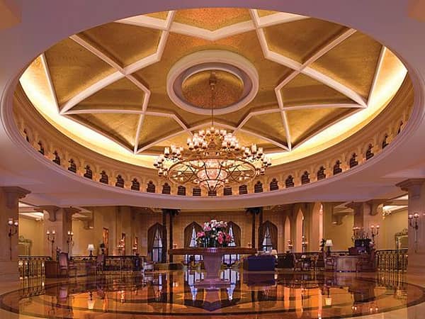 Shangri-La Qaryat Al Beri, Abu Dhabi, United Arab Emirates — Shangri-La Qaryat Al Beri, Abu Dhabi - Lobby