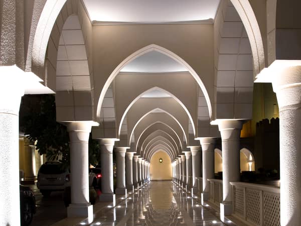 Shangri-La Qaryat Al Beri, Abu Dhabi, United Arab Emirates — Shangri-La Qaryat Al Beri, Abu Dhabi - Arabic Architecture