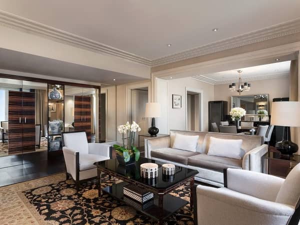 Prince de Galles, a Luxury Collection Hotel, France — Prince de Galles, a Luxury Collection Hotel - Signature Suite : Suite SAPHIR