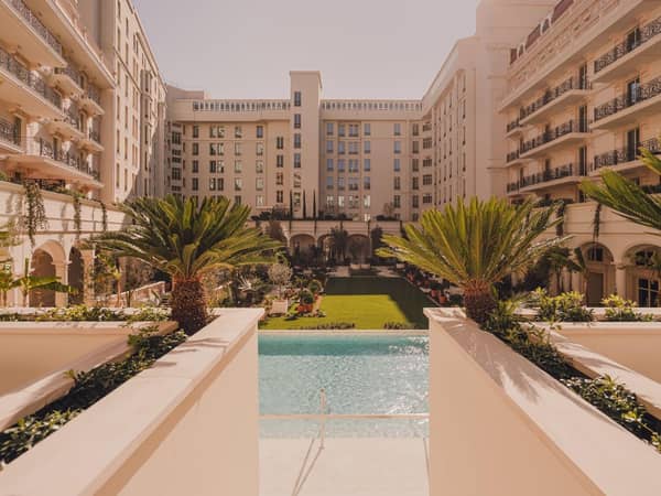 Carlton Cannes, A Regent Hotel, France — Carlton Cannes, A Regent Hotel - Le Grand Jardin ©Carlton Cannes, A Regent Hotel