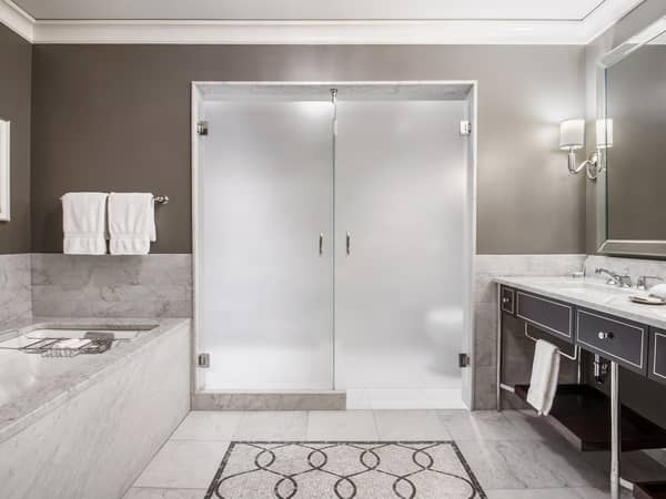 Waldorf Astoria Chicago, United States — Waldorf Astoria Chicago - Bathroom