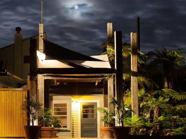 Solitaire Lodge, New Zealand — Solitaire Lodge - Lodge entrance. Solitaire Lodge New Zealand.