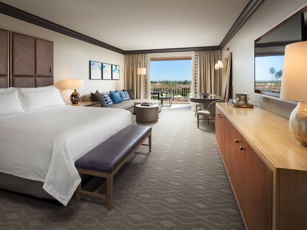 The Phoenician, a Luxury Collection Resort, Scottsdale, United States — The Phoenician, a Luxury Collection Resort, Scottsdale - Grand Deluxe Guestroom king bed