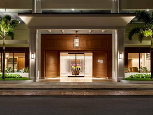 Halepuna Waikiki by Halekulani, United States — Halepuna Waikiki by Halekulani - Helumoa Road Entry