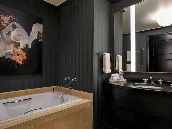 InterContinental Buckhead Atlanta, United States — InterContinental Buckhead Atlanta - Classic Bathroom