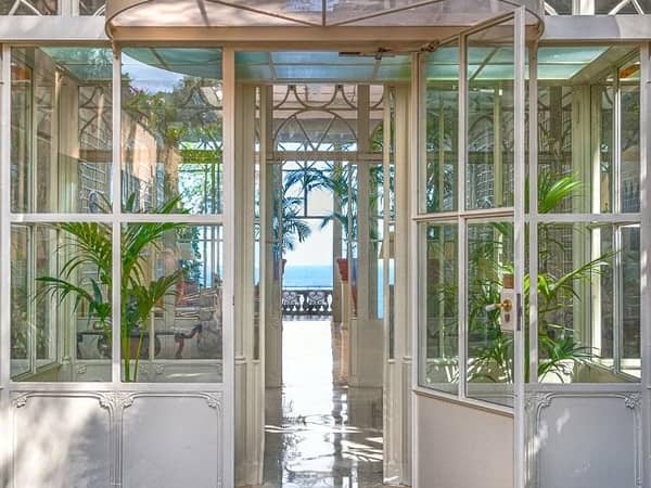 Grand Hotel Excelsior Vittoria, Italy — Grand Hotel Excelsior Vittoria - Hotel entrance