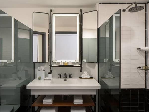 Thompson Seattle, United States — Thompson Seattle - Thompson Seattle Guestroom Bathroom