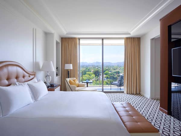 Waldorf Astoria Beverly Hills, United States — Waldorf Astoria Beverly Hills - Hollywood Suite Bedroom