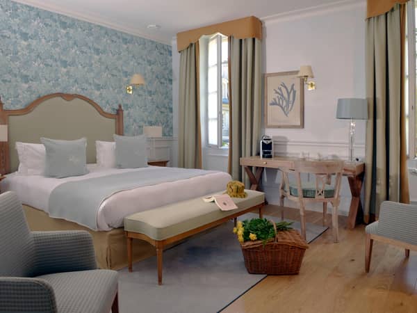 Chateau la Cheneviere, France — Chateau la Cheneviere - Junior Suite