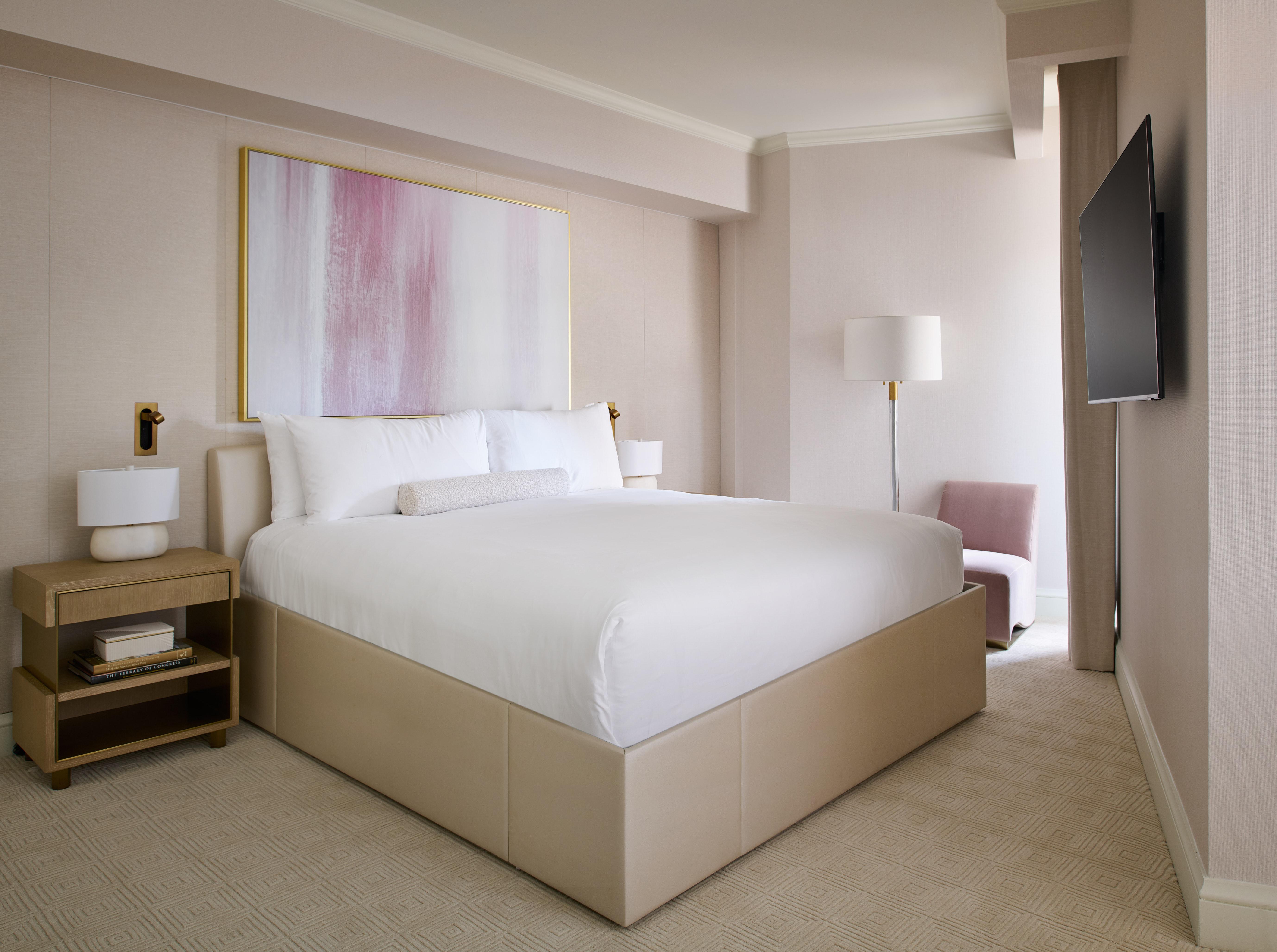 Deluxe One Bedroom Suite