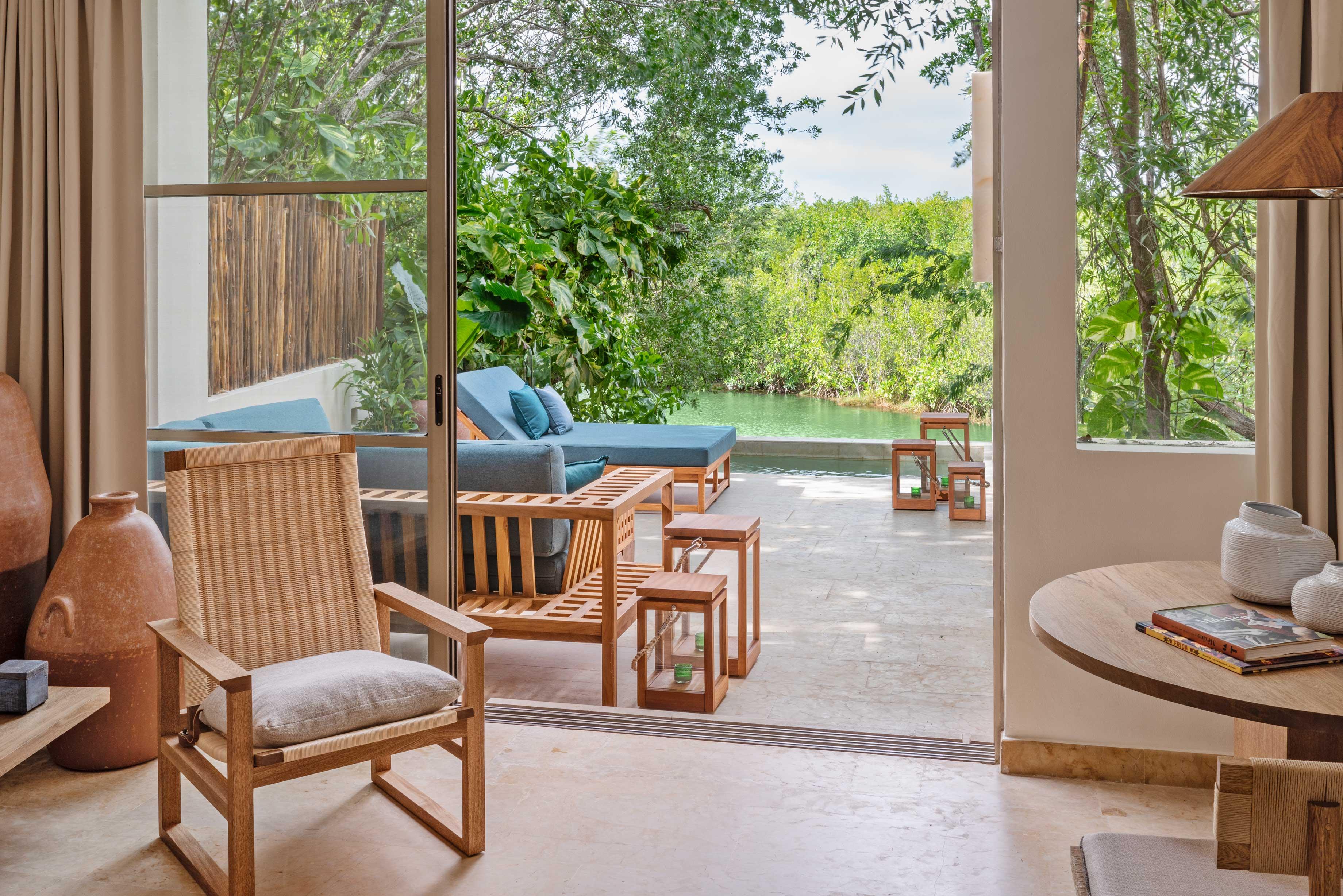 Beachside Lagoonview Suite