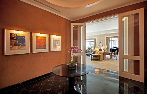 Peninsula Suite