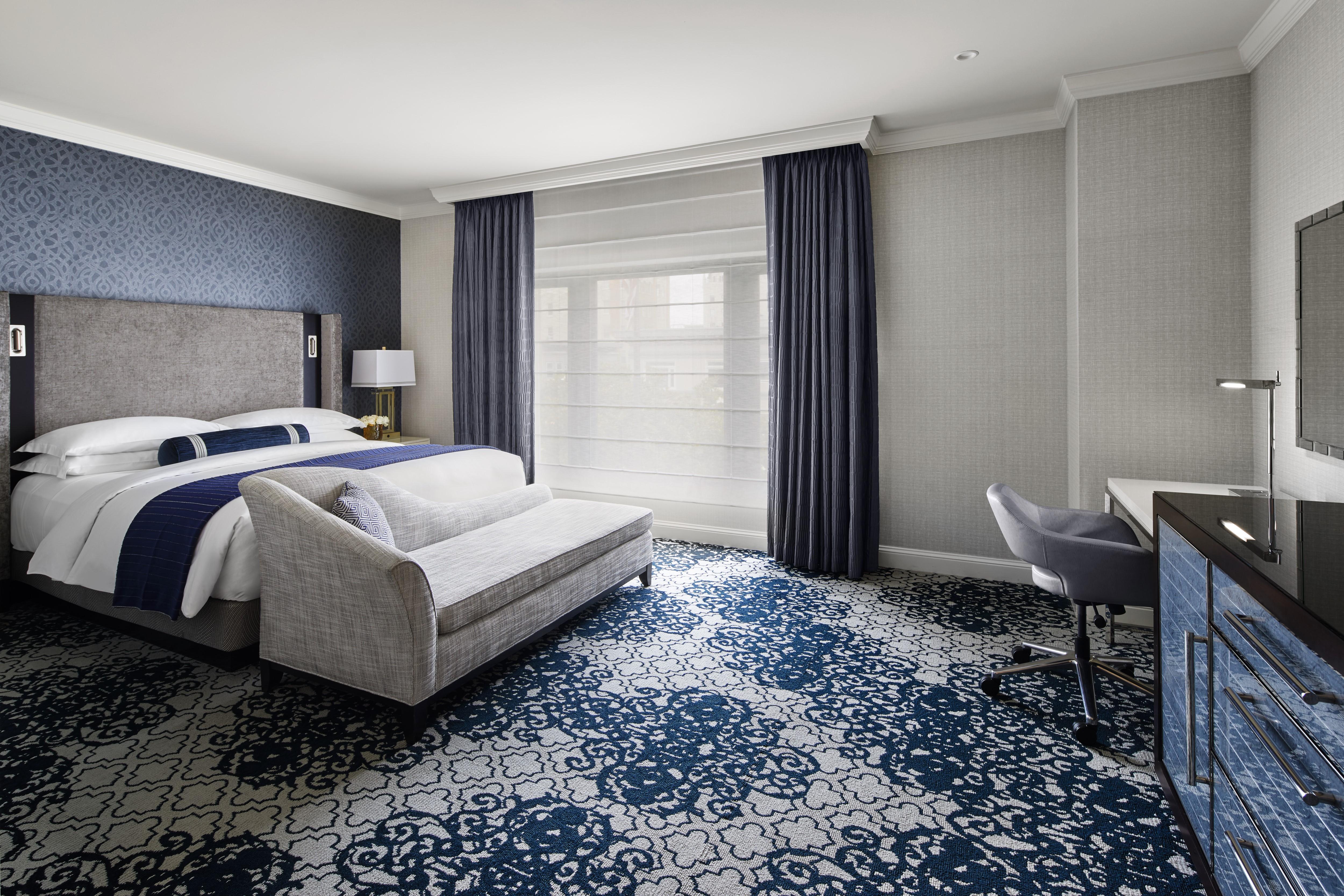 Corner King Guestroom