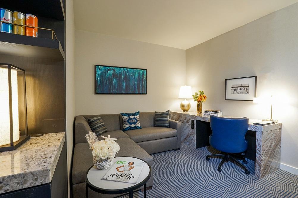 Executive Riverview Suite