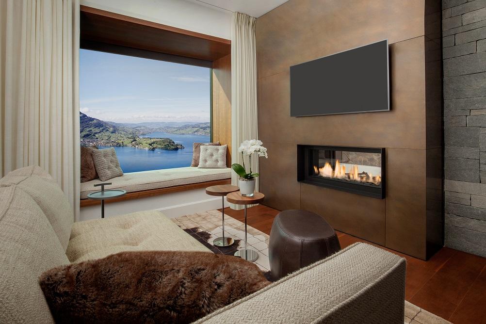 Contemporary Lake View Bay Suite