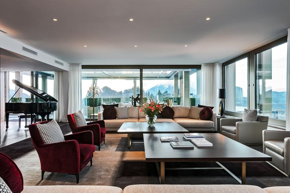 Contemporary Lake View Royal Suite