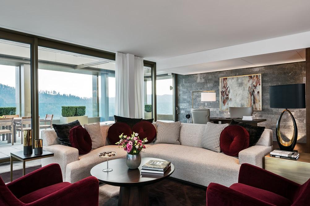 Contemporary Lake View Penthouse Suite