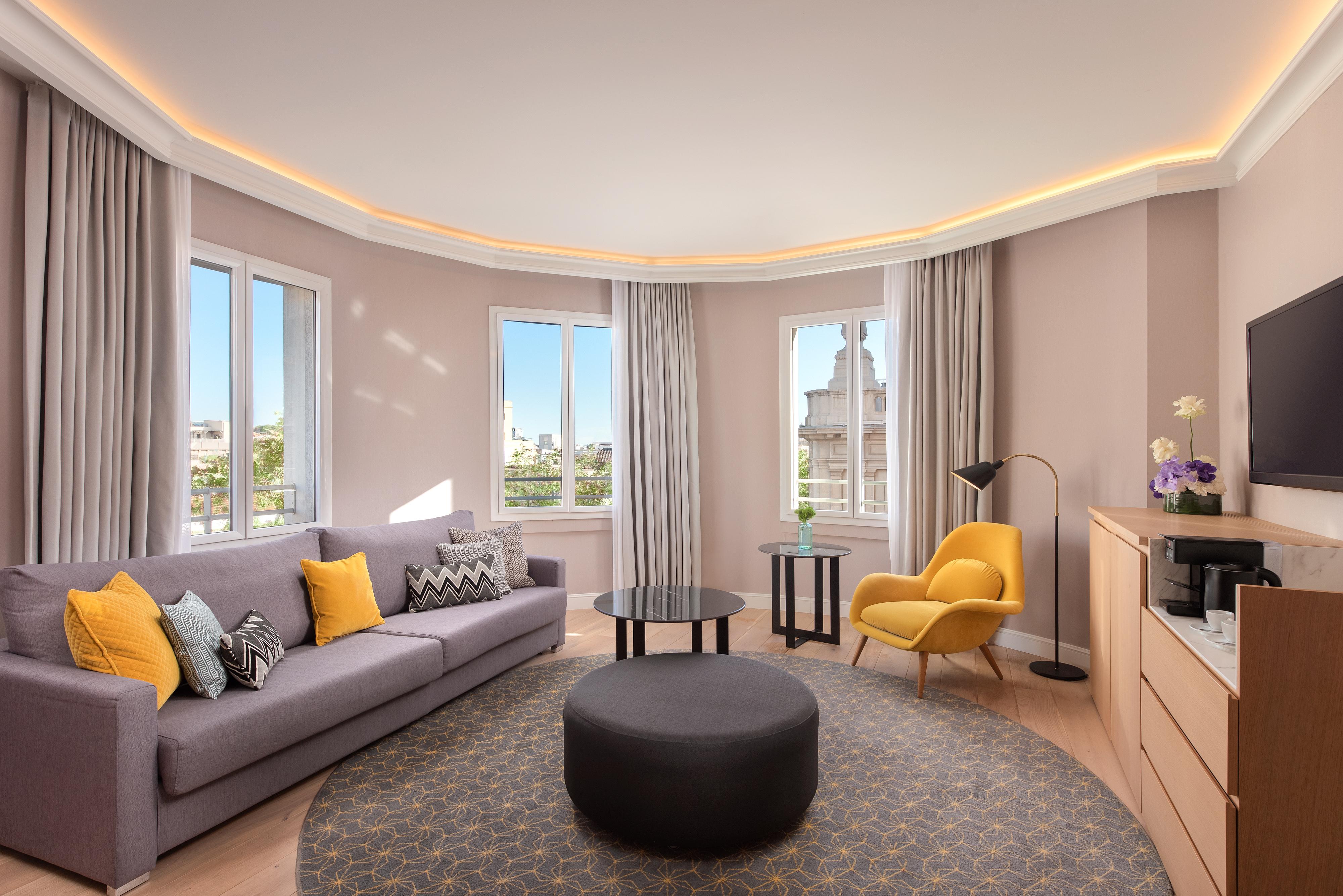 Corner Suite