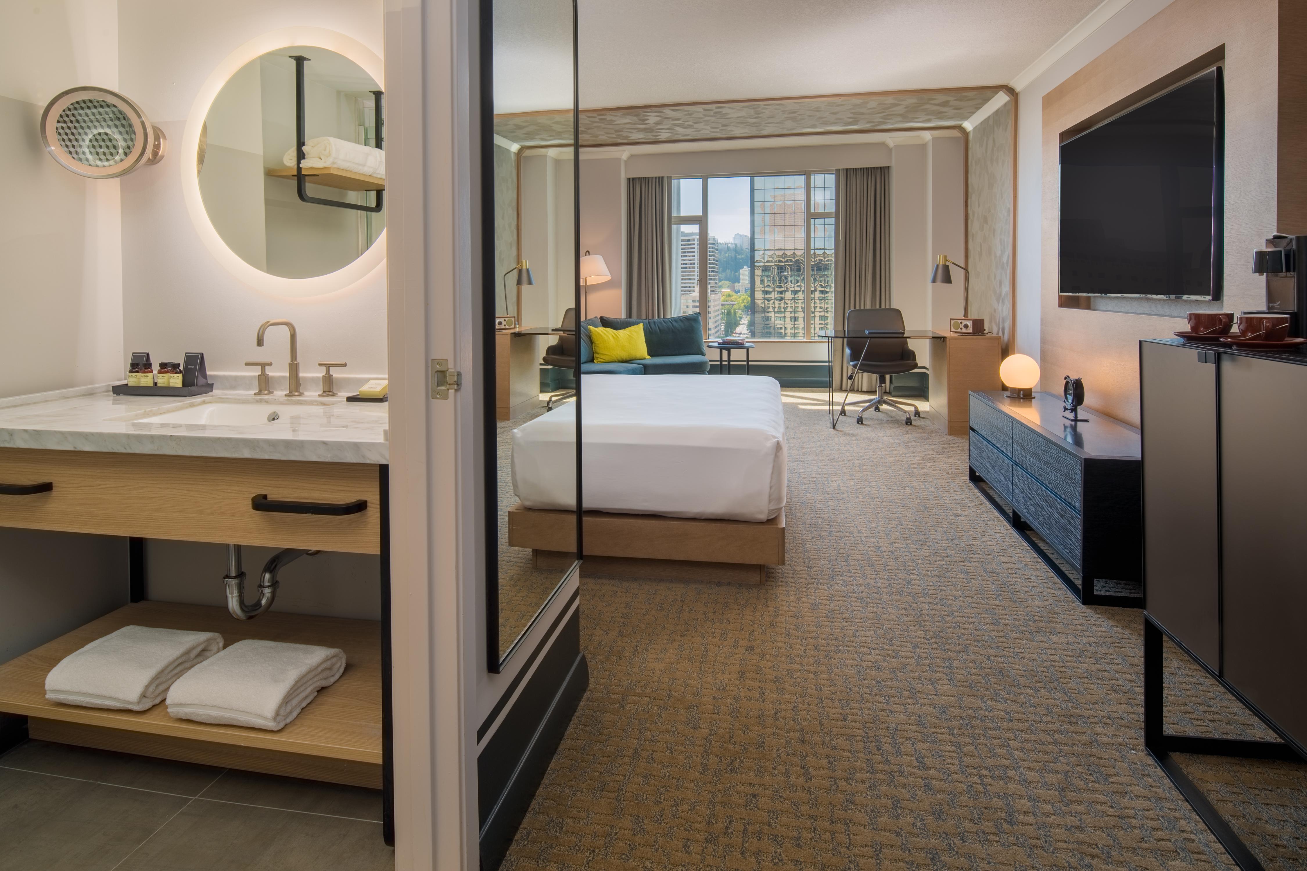 1 King Bed - City View High Floor
