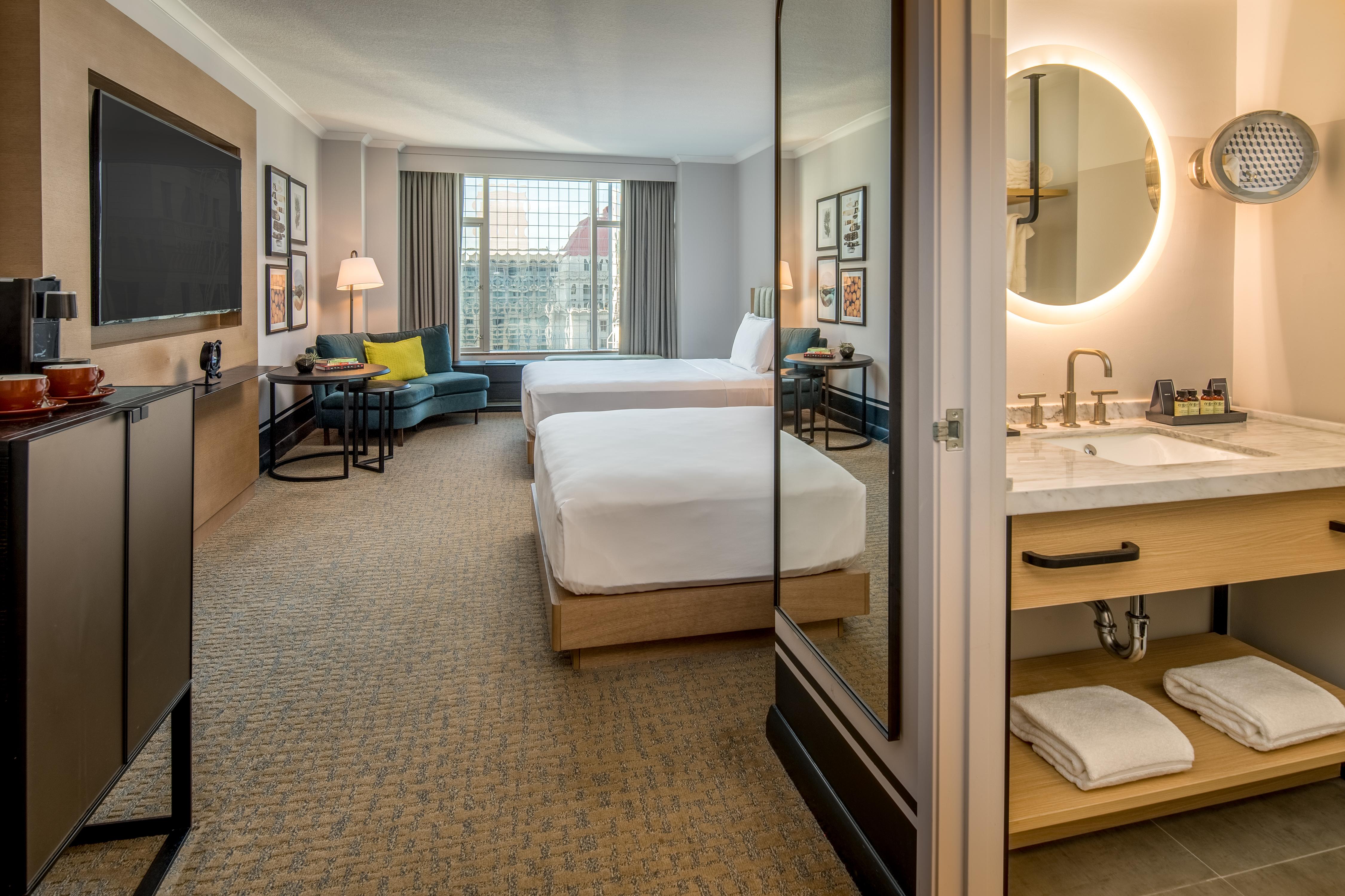 2 Queen Beds - Hearing Accessible