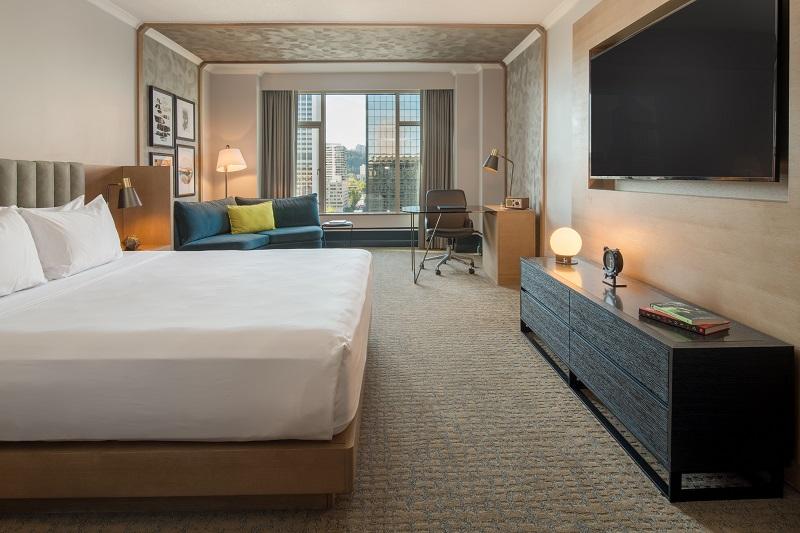 1 King Bed - Mobility/Hearing Access with Roll-in Shower