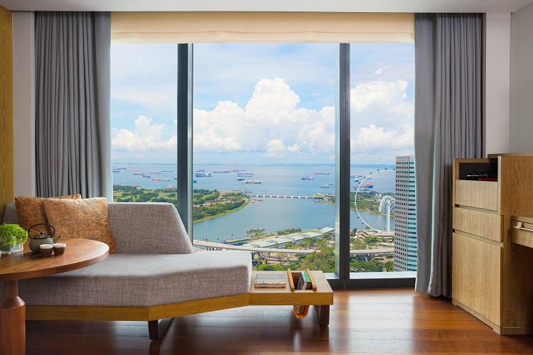 1 King Bed with Sea View, Deluxe