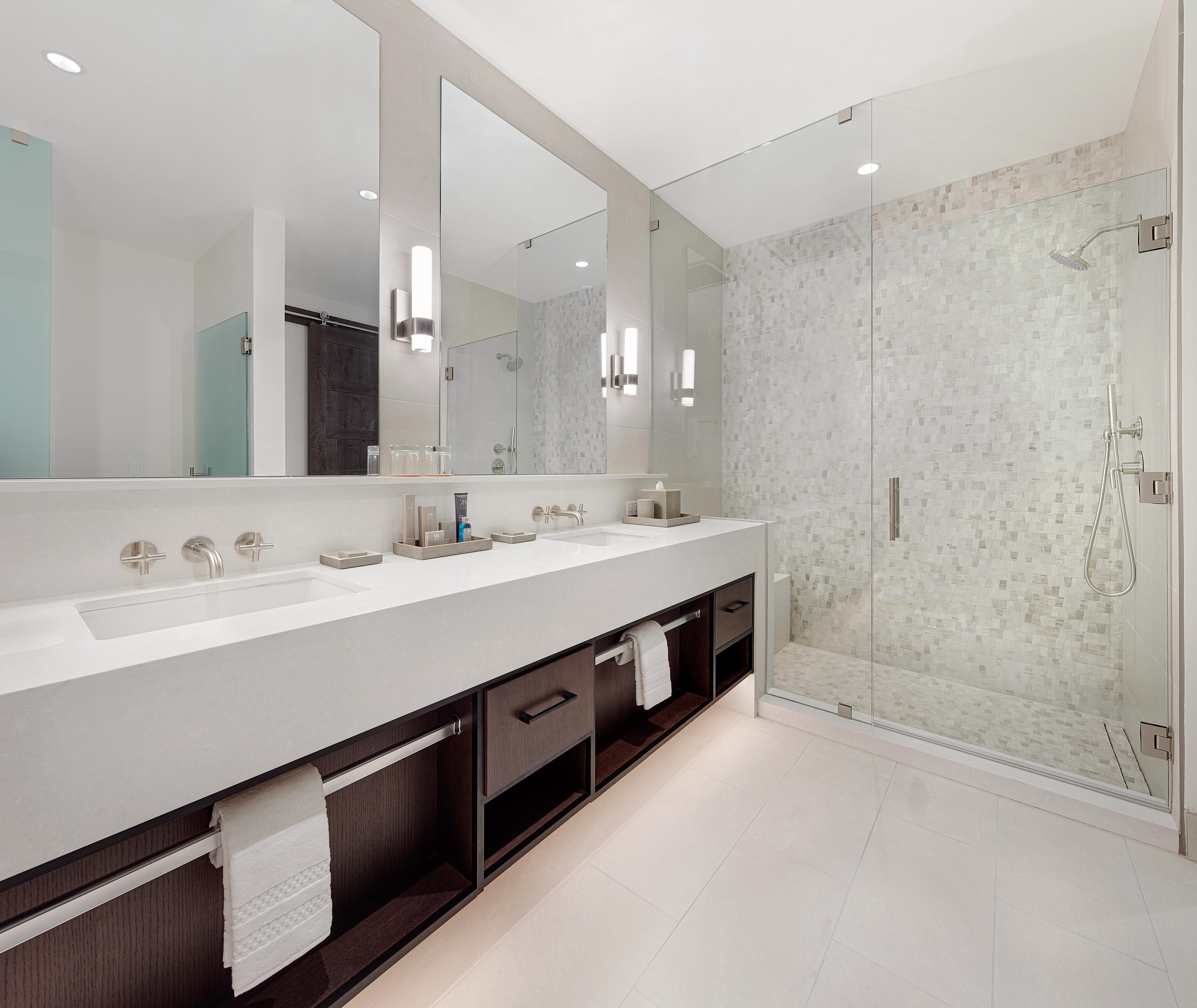 4-Bedroom Villa Suite - Lakeview