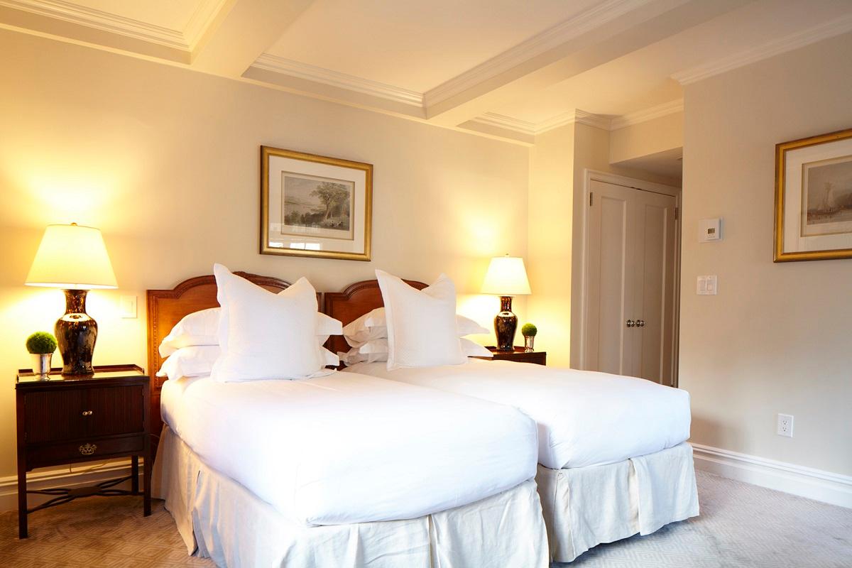 Deluxe King and Twin Rooms