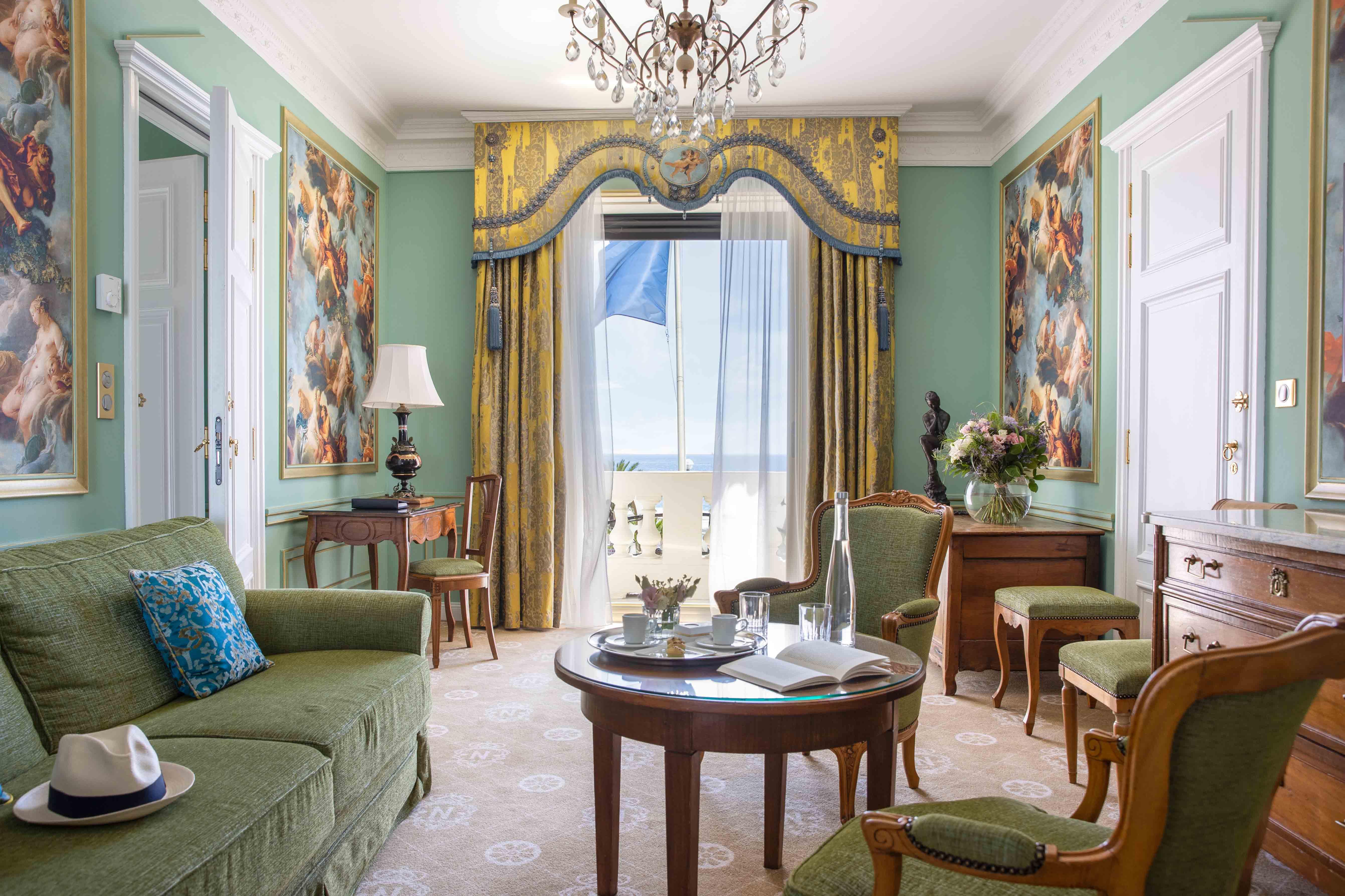 One-bedroom sea view Suites