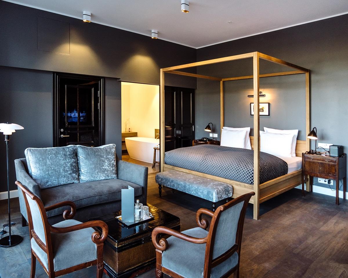 Balcony Suite