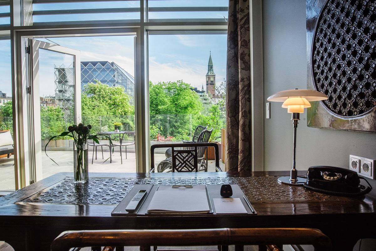 One-Bedroom Balcony Suite