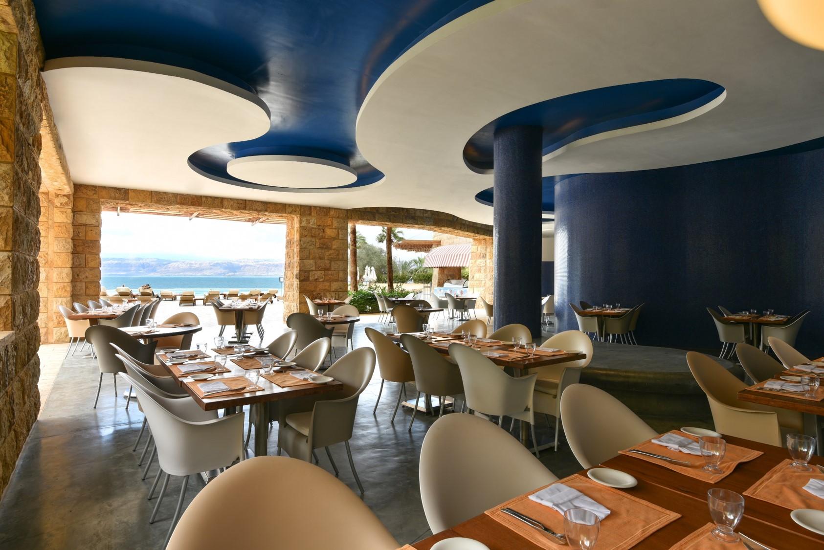 Kempinski Hotel Ishtar Dead Sea, Jordan — Kempinski Hotel Ishtar Dead Sea - Akkad Restaurant day shot