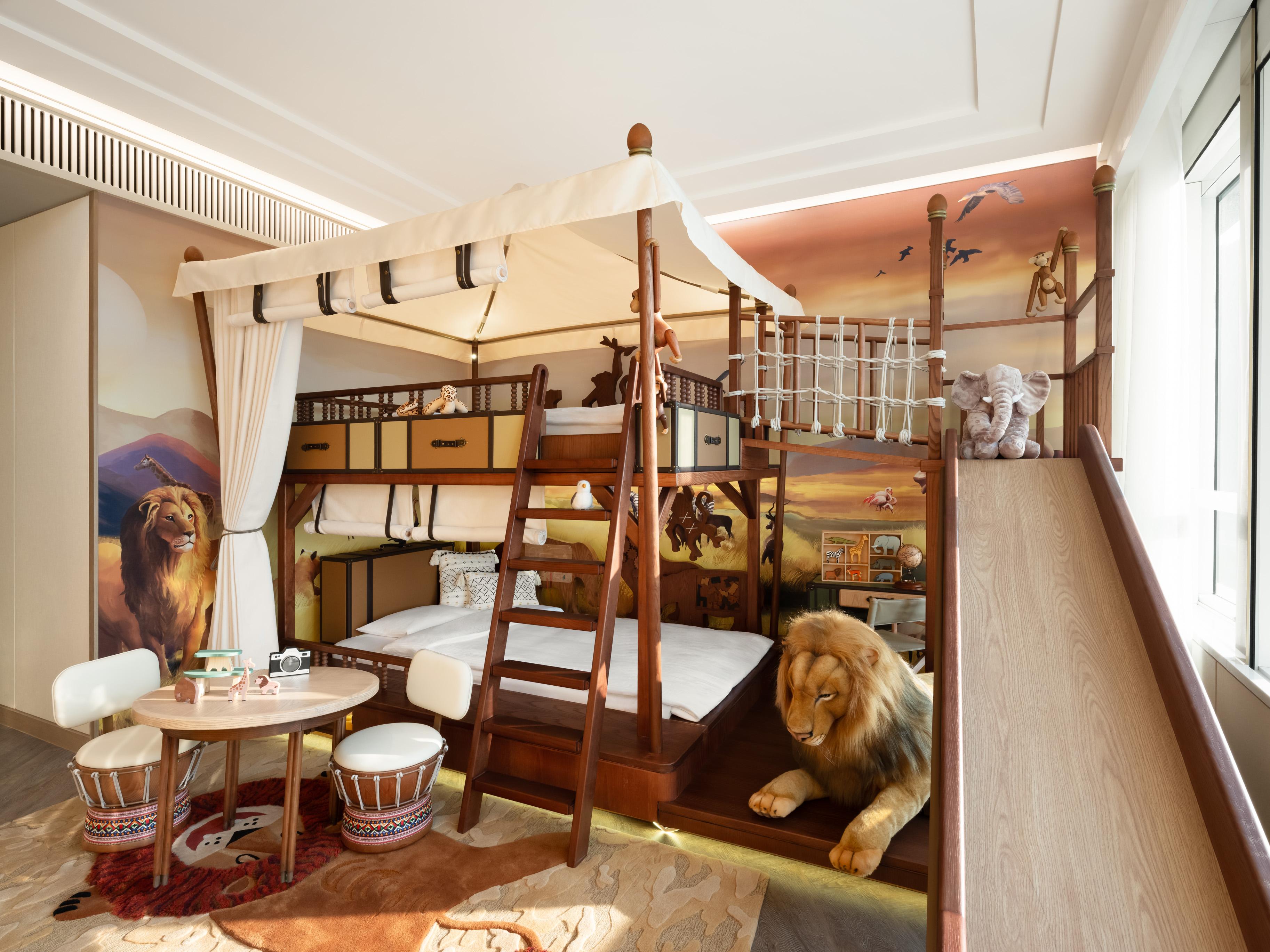 Family Themed Suites - Safari Adventure Themed Family Suite